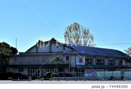 岩倉市立体育館 (学校体育館) 74496300