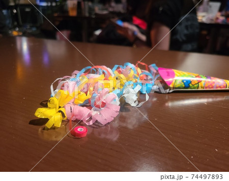 パーティークラッカー パーティークラッカー 74497893