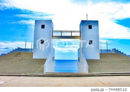 晴れの日のメインゲート 74498510