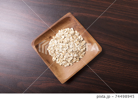 オートミール オーツ麦 燕麦 オートムギ 健康食品 イメージ素材 オートミール オーツ麦 燕麦 オートムギ 健康食品 イメージ素材 74498945