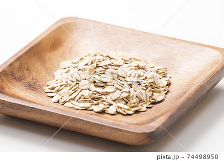 オートミール　オーツ麦　燕麦　オートムギ　健康食品　イメージ素材 74498950