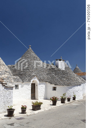 Trulli houses in Alberobello, UNESCO site, Apulia region, Italy 74500506