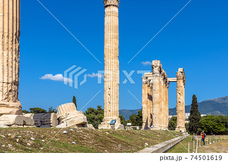 Zeus temple in Athens, Greece 74501619