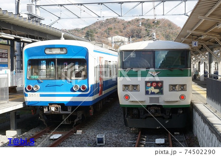 伊豆箱根鉄道3000系とJR東日本185系。 74502290