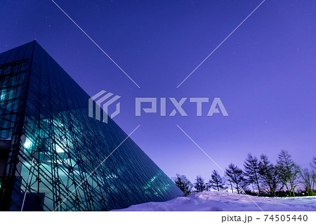 夜空に浮かぶガラスのピラミッド（モエレ沼公園） 74505440