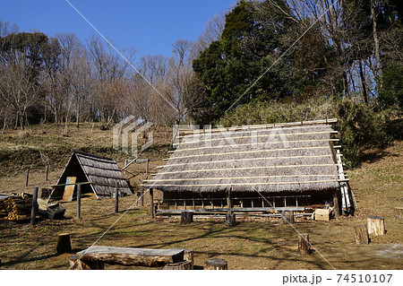 町田市の奈良ばい谷戸の炭焼き小屋の写真素材