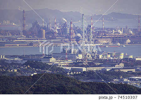 遙照山からの玉島発電所とJFE西日本製鉄所 岡山県浅口市 遙照山からの玉島発電所とJFE西日本製鉄所 岡山県浅口市 74510307