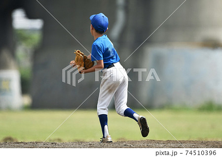 少年野球の練習の様子 74510396