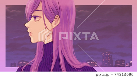 夜景を見て物思いにふける女性 74513096