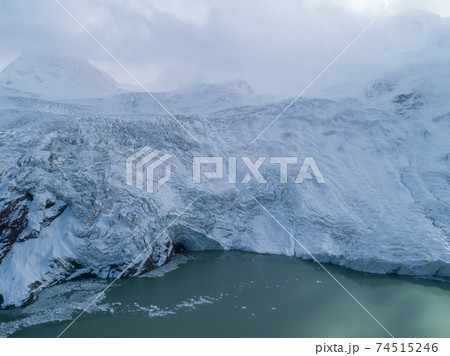 Aerial view of  glacier lagoon in Tibet,China 74515246