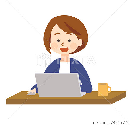 ノートパソコンを楽しく操作する女性 ノートパソコンを楽しく操作する女性 74515770