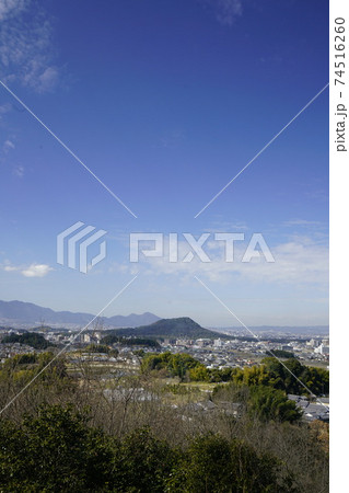 明日香村甘樫丘から見る二上山 明日香村甘樫丘から見る二上山 74516260