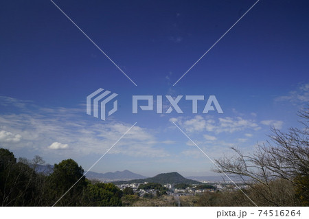 明日香村甘樫丘から見る二上山 明日香村甘樫丘から見る二上山 74516264