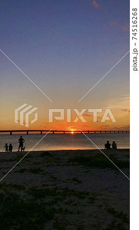橋の間から沈む夕日【宮古島】 橋の間から沈む夕日【宮古島】 74516268