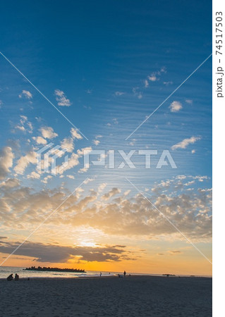 中田島砂丘の夕日 中田島砂丘の夕日 74517503