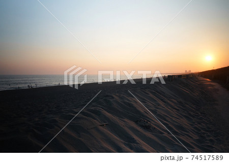 湘南ビーチの夕日 湘南ビーチの夕日 74517589