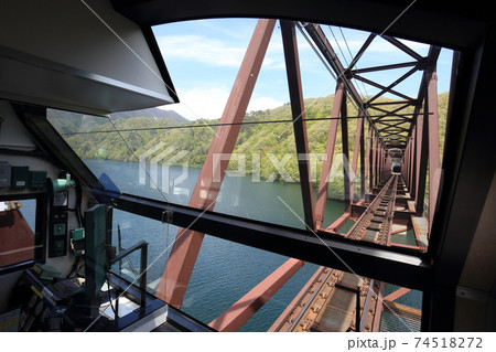 野岩鉄道、湯西川橋梁を渡るAT-400形展望車 野岩鉄道、湯西川橋梁を渡るAT-400形展望車 74518272