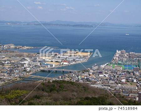 河川と共に発展する地方都市　香東川（郷東川）桃太郎で桃の流れてきた川 74518984