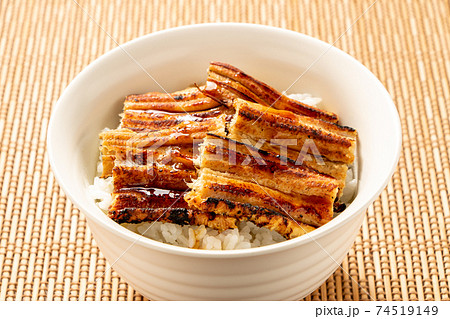 穴子丼(焼き穴子丼)。 74519149