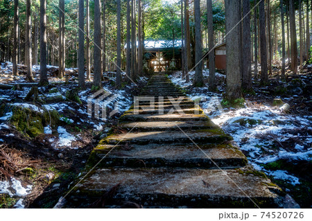 京都市右京区京北町に所在する賀茂神社を撮影 京都市右京区京北町に所在する賀茂神社を撮影 74520726