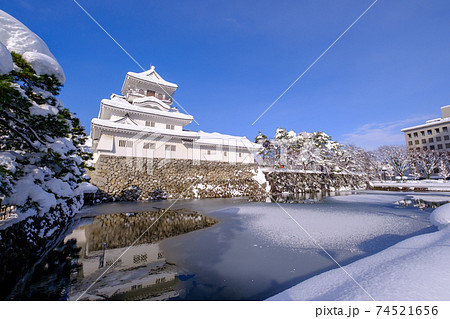 大雪の富山城址公園 74521656