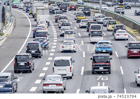 高速道路　渋滞イメージ　 74523704