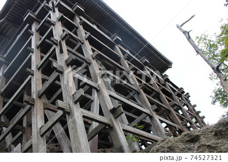 【国宝】三徳山 三佛寺（三仏寺）投入堂（奥院・蔵王殿） 74527321