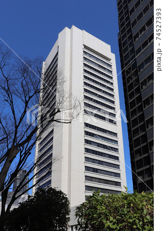 りそな銀行・関西みらい銀行本社ビル（大阪市中央区） 74527393