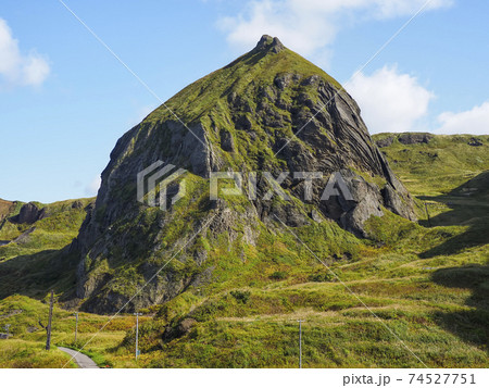 北海道礼文島 桃岩 / Peach Rock, Rebun Island, Hokkaido 74527751