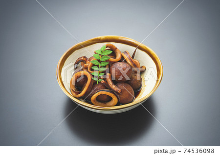おいしい いかと里芋の煮物 甘辛 おいしい いかと里芋の煮物 甘辛 74536098
