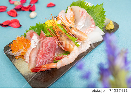 お造り盛り合わせ 74537411