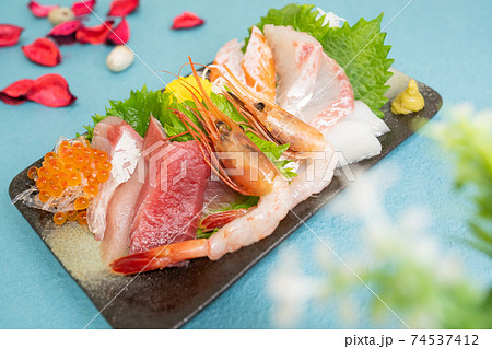 お造り盛り合わせ 74537412