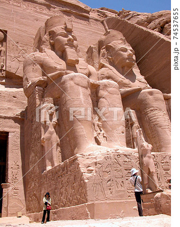 アブ・シンベル神殿 (大神殿)，エジプトの写真素材 [74537655] - PIXTA