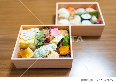 行楽弁当 74537975