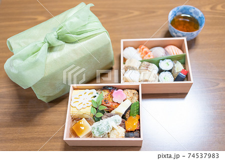 行楽弁当 行楽弁当 74537983