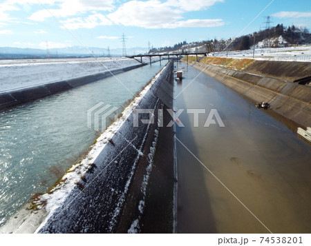 雪国の風景 74538201