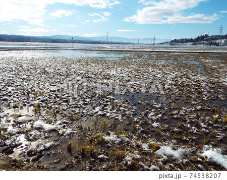 雪国の風景 74538207