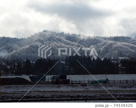 雪国の風景 74539320