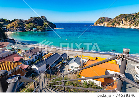 静岡県賀茂郡松崎町　岩地海岸　東洋のコートダジュール 74539346