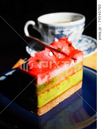 ピスタチオケーキ 74540760