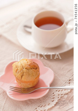 紅茶とマフィンのティータイム 紅茶とマフィンのティータイム 74541356