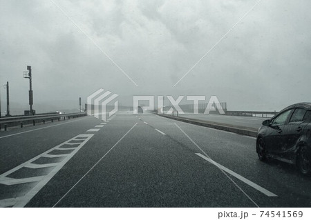 寒波襲来 雪の下関北バイパス 寒波襲来 雪の下関北バイパス 74541569
