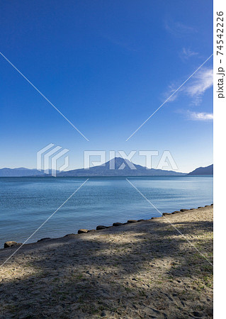 重富海岸から見た桜島の風景 鹿児島県姶良市 重富海岸から見た桜島の風景 鹿児島県姶良市 74542226