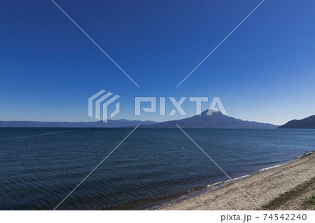 重富海岸から見た桜島の風景 鹿児島県姶良市 重富海岸から見た桜島の風景 鹿児島県姶良市 74542240