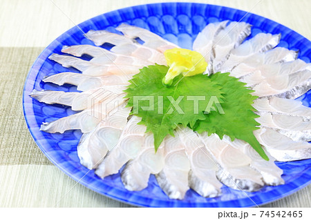 美味しい太刀魚の刺身の写真素材