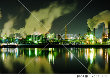 工業地帯の夜景 工業地帯の夜景 74542520