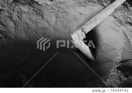 Concrete powder mix with old hoe Concrete powder mix with old hoe 74544742