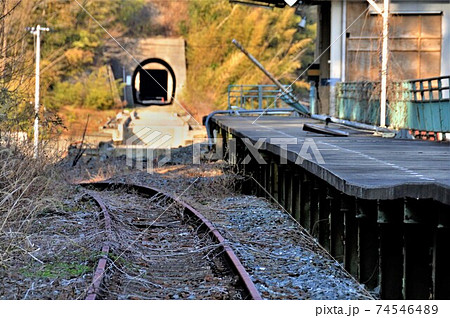 津波で被災した南三陸町清水浜駅の2013年3月の様子 津波で被災した南三陸町清水浜駅の2013年3月の様子 74546489
