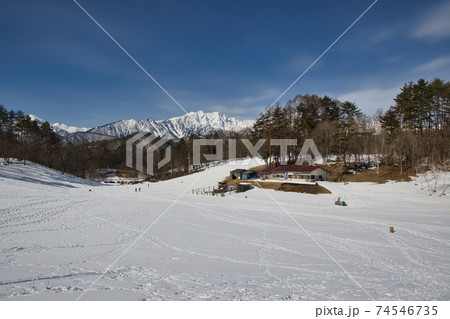 中山高原から見る雄大な爺ヶ岳 長野県大町市 中山高原から見る雄大な爺ヶ岳 長野県大町市 74546735