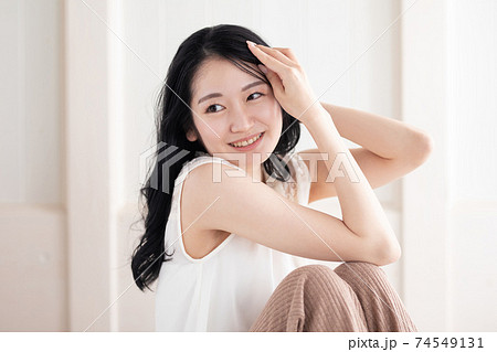 ヘアケア・美容・スキンケア(笑顔) ヘアケア・美容・スキンケア(笑顔) 74549131